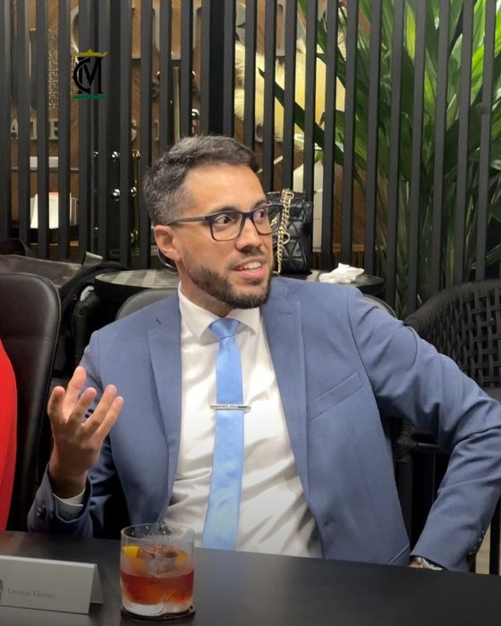 Gerson Gomes em reunião